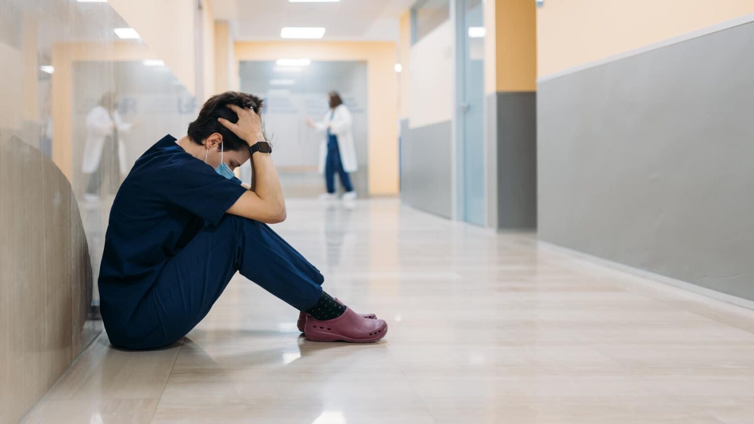 Leaders’ Guide to Combatting Health Care Burnout | Lyra Health